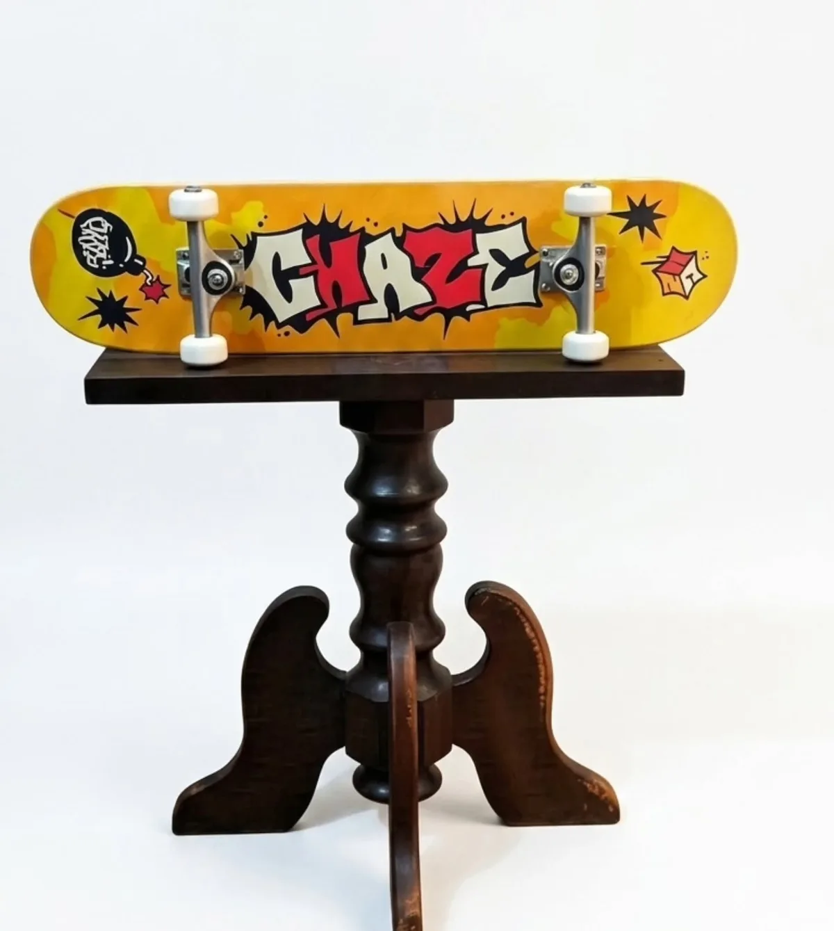 Skate montado Chaze amarelo